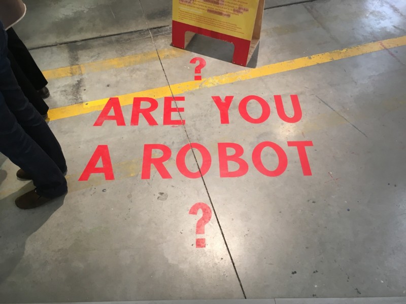 Peinture au sol, typographie (link: https://www.prototypo.io/ text: prototypo.io) Panorama des mutations du travail - g.u.i.