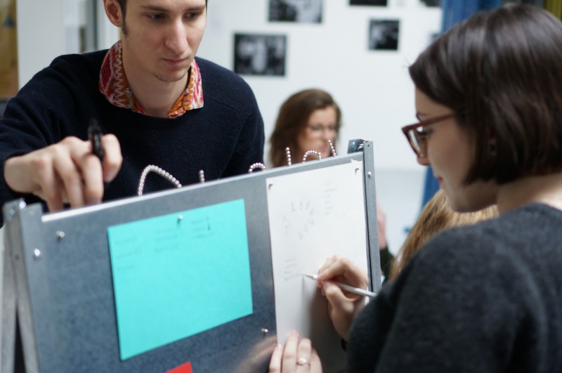 Les ateliers permettent aux médiateurs de rencontrer les outils que nous leur proposons. Un panorama direct et diffus - g.u.i.